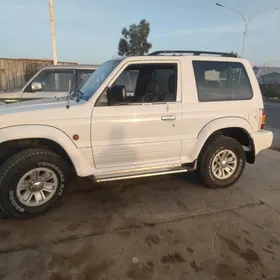 Mitsubishi Pajero 1992