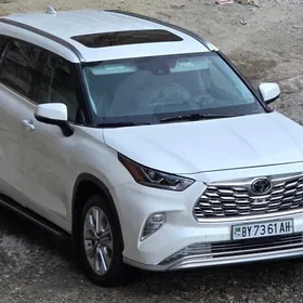 Toyota Highlander 2020