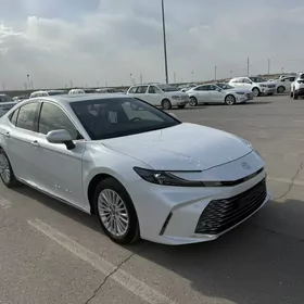 Toyota Camry 2025