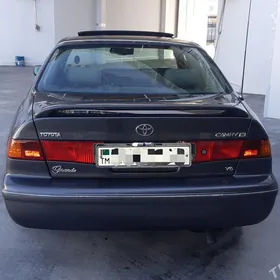 Toyota Camry 2000