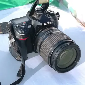 Nikon 7000