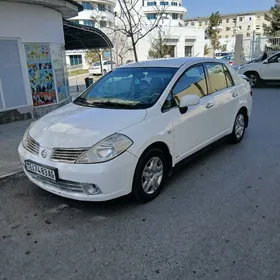 Nissan Tiida 2008