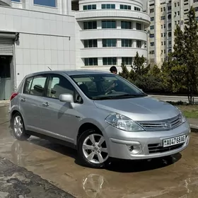 Nissan Tiida 2010