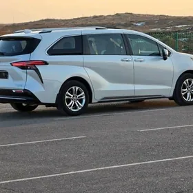 Toyota Sienna 2022