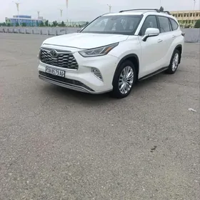 Toyota Highlander 2022