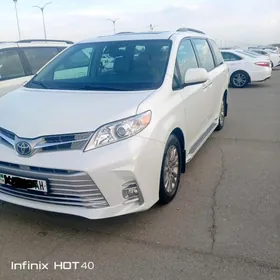 Toyota Sienna 2018