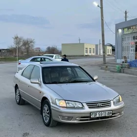 Toyota Camry 2001