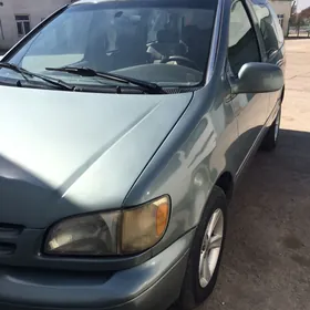Toyota Sienna 2000