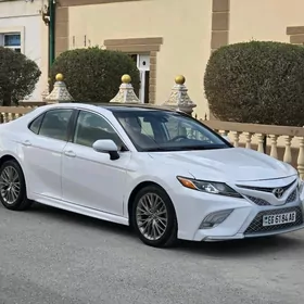Toyota Camry 2018