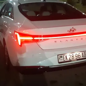 Hyundai Elantra 2020