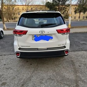 Toyota Highlander 2017