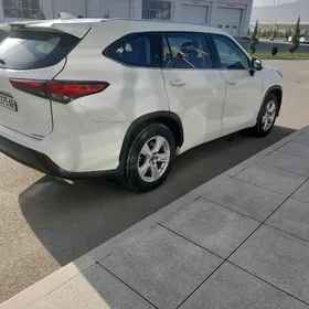 Toyota Highlander 2020