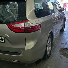Toyota Sienna 2016