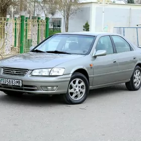 Toyota Camry 2000