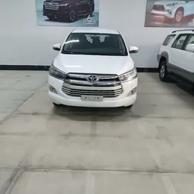 Toyota Innova 2020