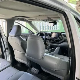 Toyota Highlander 2022