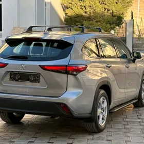 Toyota Highlander 2021