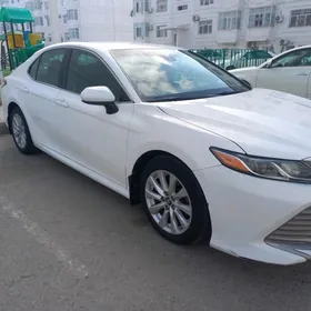 Toyota Camry 2018