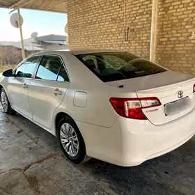 Toyota Camry 2014