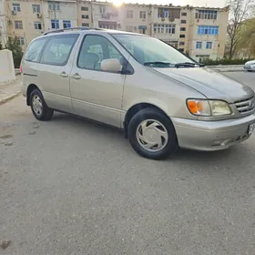 Toyota Sienna 2003
