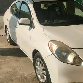 Nissan Versa 2012
