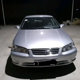 Toyota Camry 2000