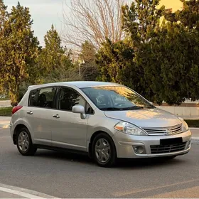 Nissan Versa 2012