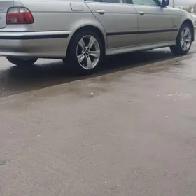 BMW E39 2001