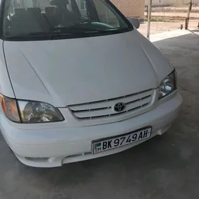 Toyota Sienna 1999