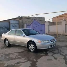 Toyota Camry 2001