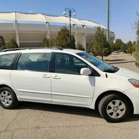 Toyota Sienna 2008