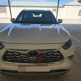 Toyota Highlander 2022