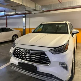 Toyota Highlander 2021