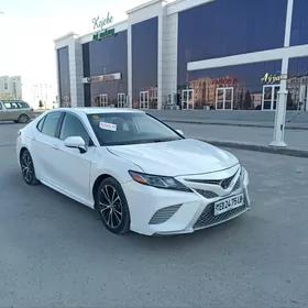 Toyota Camry 2020