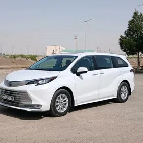 Toyota Sienna 2021