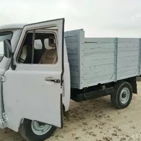 UAZ 452 1981
