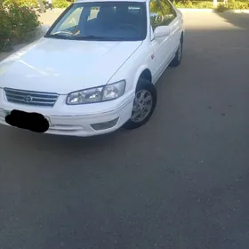 Toyota Camry 2000