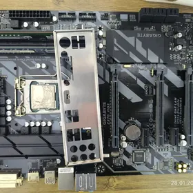 Core i7 9700 Plata z370