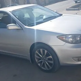 Toyota Camry 2004