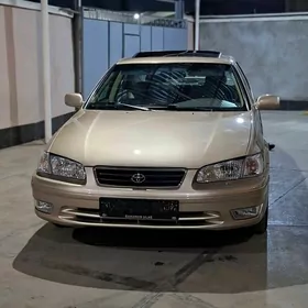Toyota Camry 2001