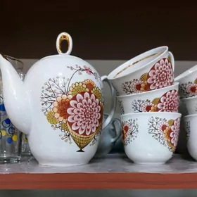 Продаётся  чайный сервиз