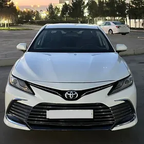 Toyota Camry 2019