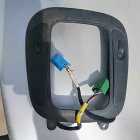 Vektra b Ayna acyan knopka