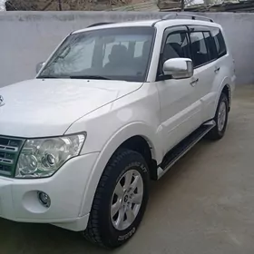 Mitsubishi Pajero 2009