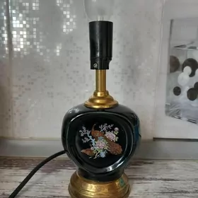 Лампа настольная.