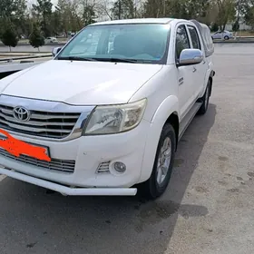 Toyota Hilux 2015