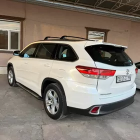 Toyota Highlander 2016