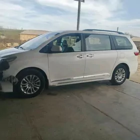 Toyota Sienna 2020