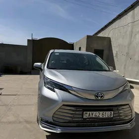 Toyota Sienna 2022