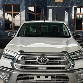 Toyota Hilux 2025